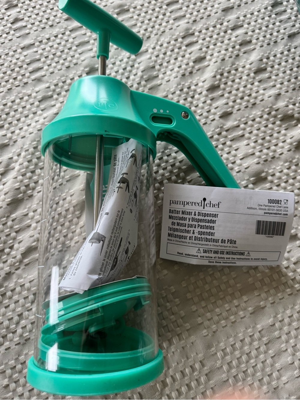 Pampered Chef Mixer & Dispenser - Mint Green